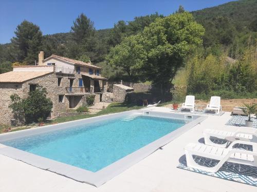 Apkārtne, Mas en pleine Nature vue Montagnes Piscine & Jacuzzi in Montaulieu