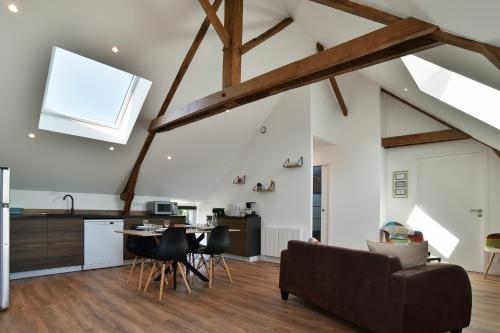 Le Cerisier 2021 - Bel appartement avec terrasse in Louvigne-du-Desert