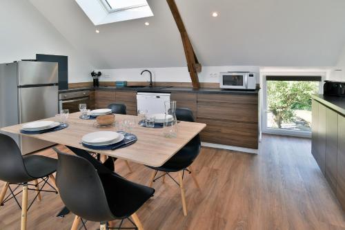 virtuve, Le Cerisier 2021 - Bel appartement avec terrasse in Louvigne-du-Desert
