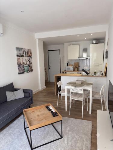 Bel appartement (2p) en plein Centre d’Antibes