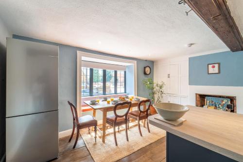Iekārtas, Characterful Grade II Listed Cottage in Bodicote - Pass the Keys in Bodicote