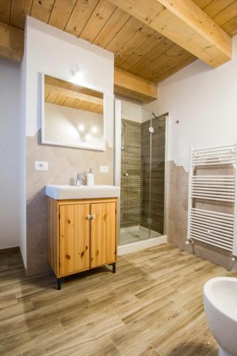 Fürdőszoba, Agriturismo Amargi in Smerillo