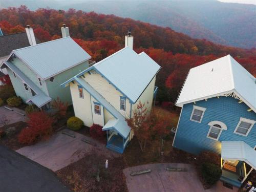 Quiet Mountain Evenings Above Gatlinburg - image 2