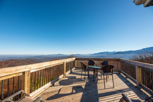 Sunrise Above Ober Hot Tub and Two Decks - image 3