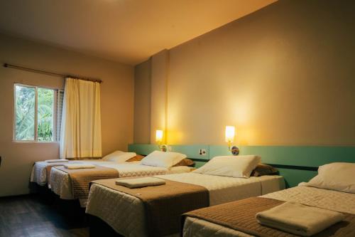 2 double beds, 4 twin beds