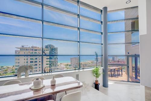 Penthouse Duplex with TOP Views!