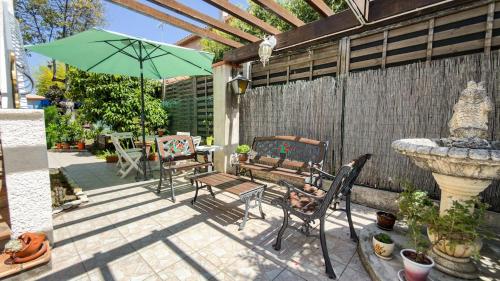 Garden close beach