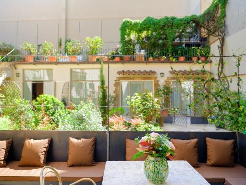 Sergio - Stylish Apartment with Private Patio