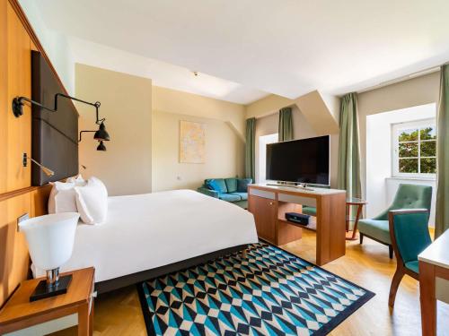 1 queen bed