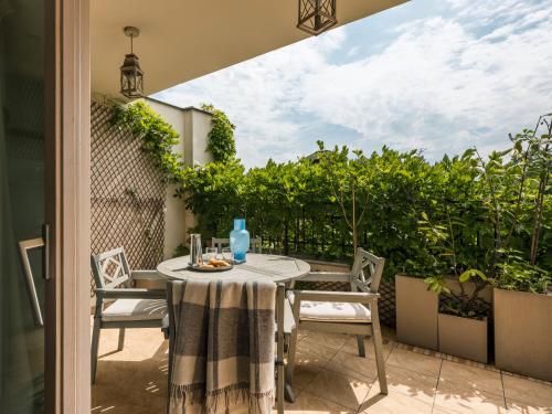 Fragola Apartments Old Town Room Type - Studio Heavenly with terrace (5 Sw. Krzyża Street)