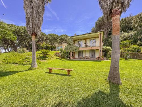 Panoramic view, garden & yoga by Host Hero