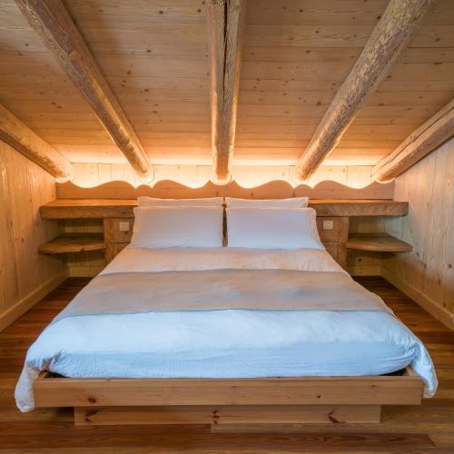 Hotel Garni Plueme - Tap to explore photos