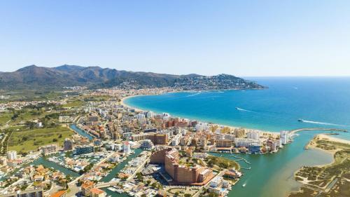 Apartamento a 450m de la playa para 4 personas – khách sạn tại Roses