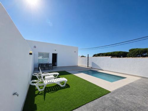 Essence Chiclana 1