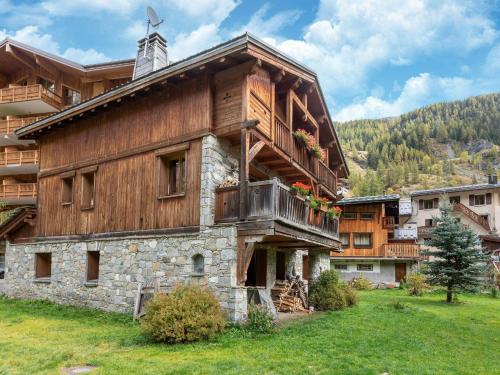 Facilities, Lake-view chalet in Tignes, close to ski area in Les Brevieres