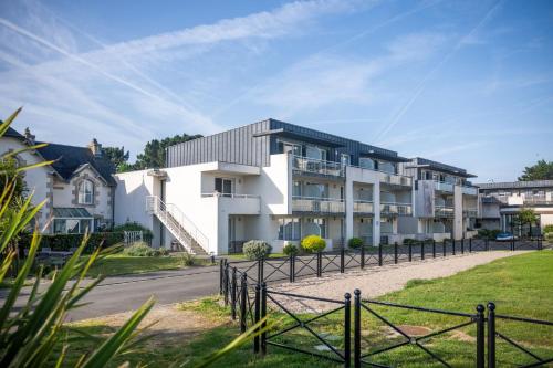 Résidence Odalys Domaine des Roches Jaunes - image 3