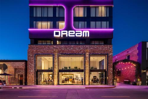 Dream Hollywood, by Hyatt, Лос-Анджелес