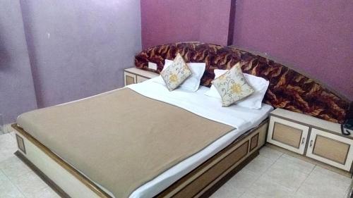 Hotel Damjis – Ahmedabad, TN