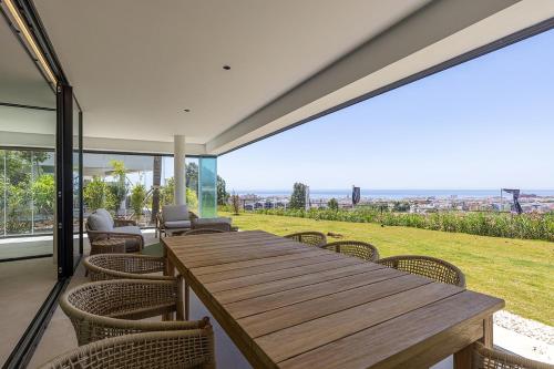 Four Bedroom, Sea View Apartment at Estepona Hills