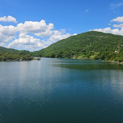 Country house in nature -10 min from Nikola Tesla Memorial Center-peace and privacy in Klanac