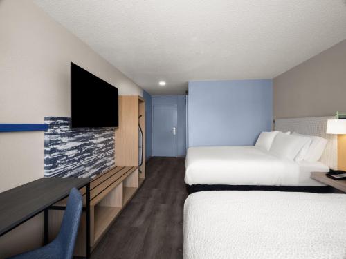 Econo Lodge Inn & Suites in Greenville, USA