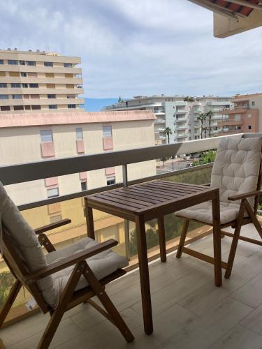Studio rénové à 200 m de la plage parking