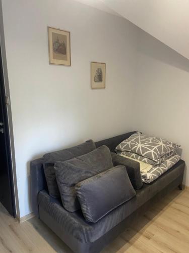 1 sofa bed