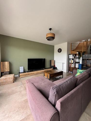 Közös társalgó / TV, Maison Familial proche côte d'émeraude (Maison Familial proche cote d'emeraude) in La Gouesniere
