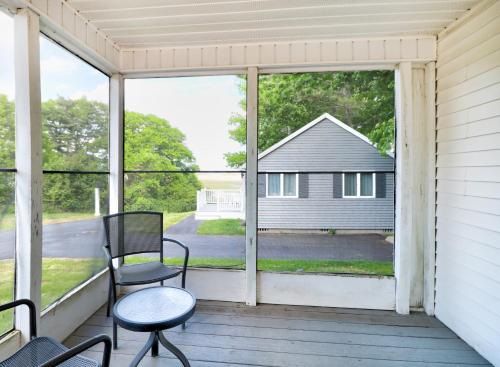 2 bedrooms, 3 beds