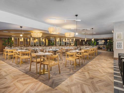 Restaurant, Ibis London Earls Court Hotel in West Kensington