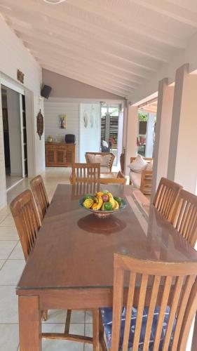 villa plaisance 3 chambres avec piscine privée (villa plaisance 3 chambres avec piscine privee) in แบ มาโอล