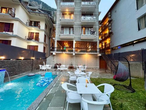 Hotel Asiia Holiday with Swimming Pool -Central Heated and Air Cooled, Near mall road photo 5