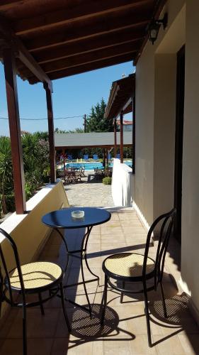 Palirria Hotel & Studios - image 5