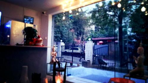 Hutong Inn