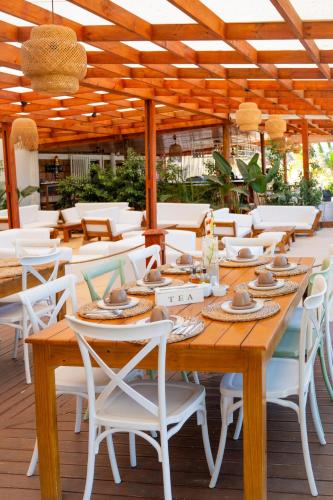 KoKo Beach - Wooden Green House in Bilene