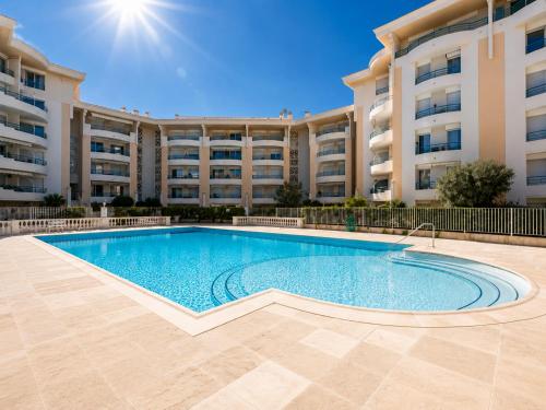 Port Fréjus Prestige Plage Piscine et Spa