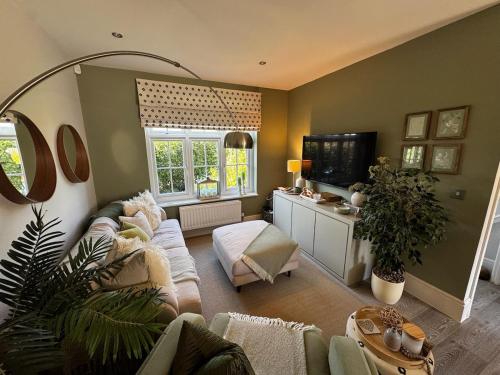 SixtyTwo Oldbury by MaisonPro in Eastington