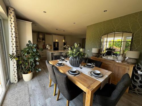 SixtyTwo Oldbury by MaisonPro in Eastington