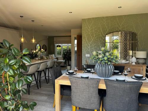 SixtyTwo Oldbury by MaisonPro in Eastington