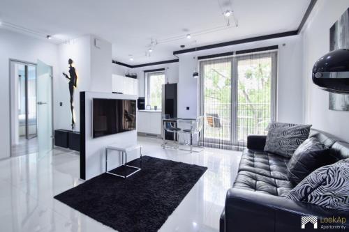 Apartament Black&White Wilda by LookAp – khách sạn tại Khac