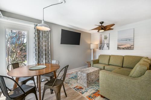 Coconut Palms Beach Resort II an Ascend Collection Hotel - image 4
