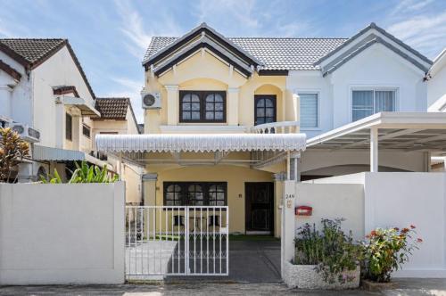 3Bedrooms, Pet friendly, 5min drive to BTS Udomsuk, Bangna