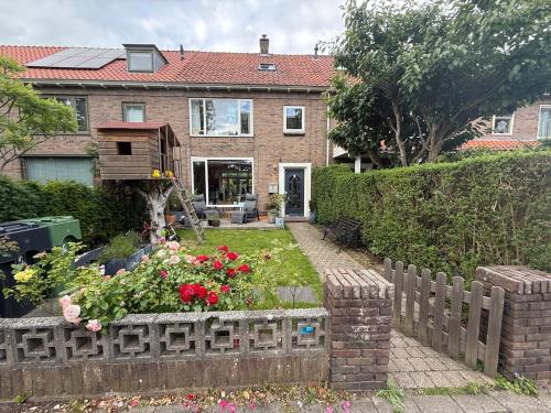 Home Near Alkmaar Centre & North Holland Beaches – khách sạn tại Alkmaar