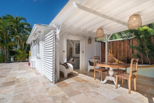 Sweet Cane Tiny House & Pool in เบราร์ด