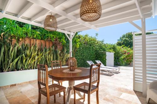 Sweet Cane Tiny House & Pool in เบราร์ด