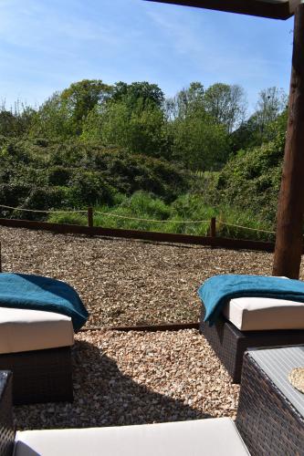 Pezsgőfürdő, Finch Bell Tent at Lakeside Escape in Clevedon