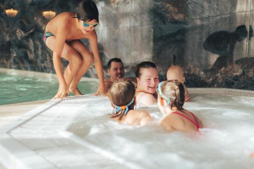 Peldbaseins, Usmas muiža (Usmas muiza) in Kandava