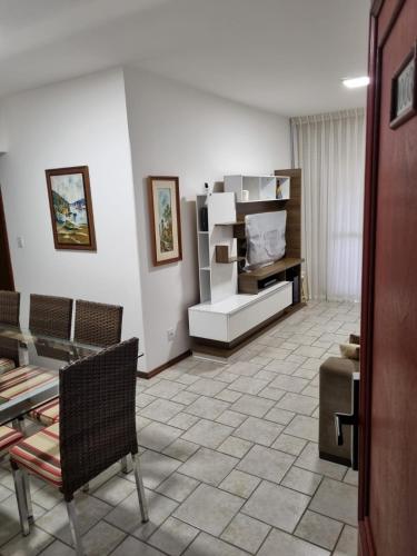 MARIA JULIA RUA 2500 APT DE 2 QUARTOS a 50 METROS DO MAR in Fraiburgo