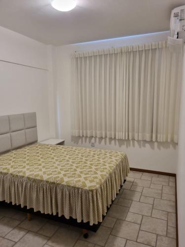 MARIA JULIA RUA 2500 APT DE 2 QUARTOS a 50 METROS DO MAR in Fraiburgo
