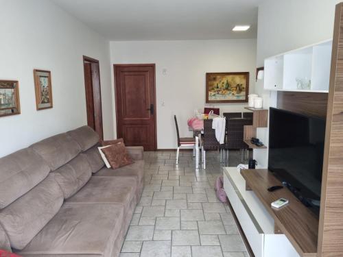 MARIA JULIA RUA 2500 APT DE 2 QUARTOS a 50 METROS DO MAR in Fraiburgo